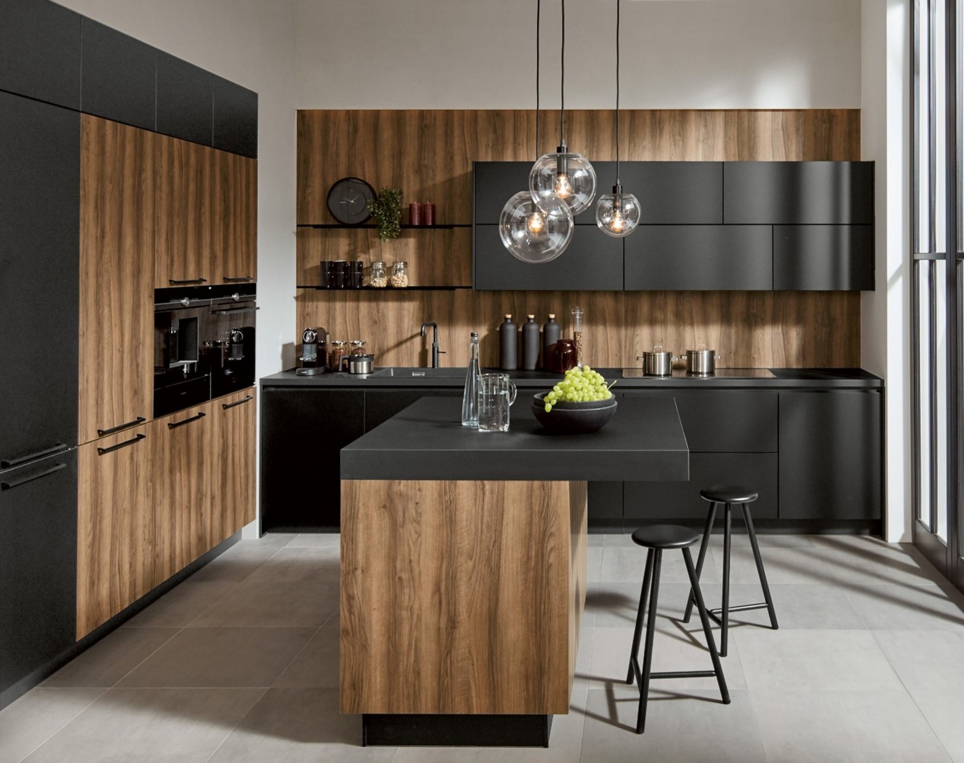 Contemporary Elegance: German Handleless Kitchens