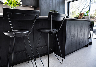 Totteridge N20 – Bold Black Wood Kitchen with Statement Island